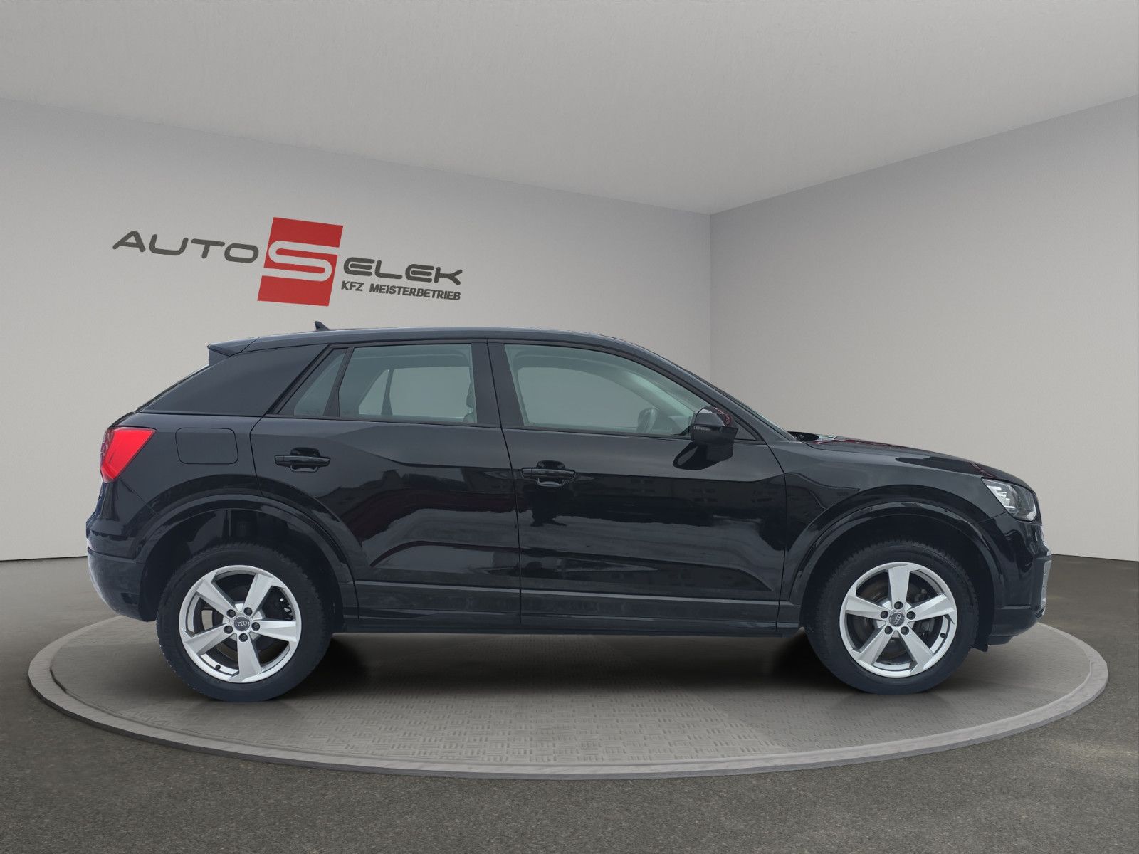 Fahrzeugabbildung Audi Q2 sport ultra  KLIMA PDC SHZ KAMERA SPURASISTEN