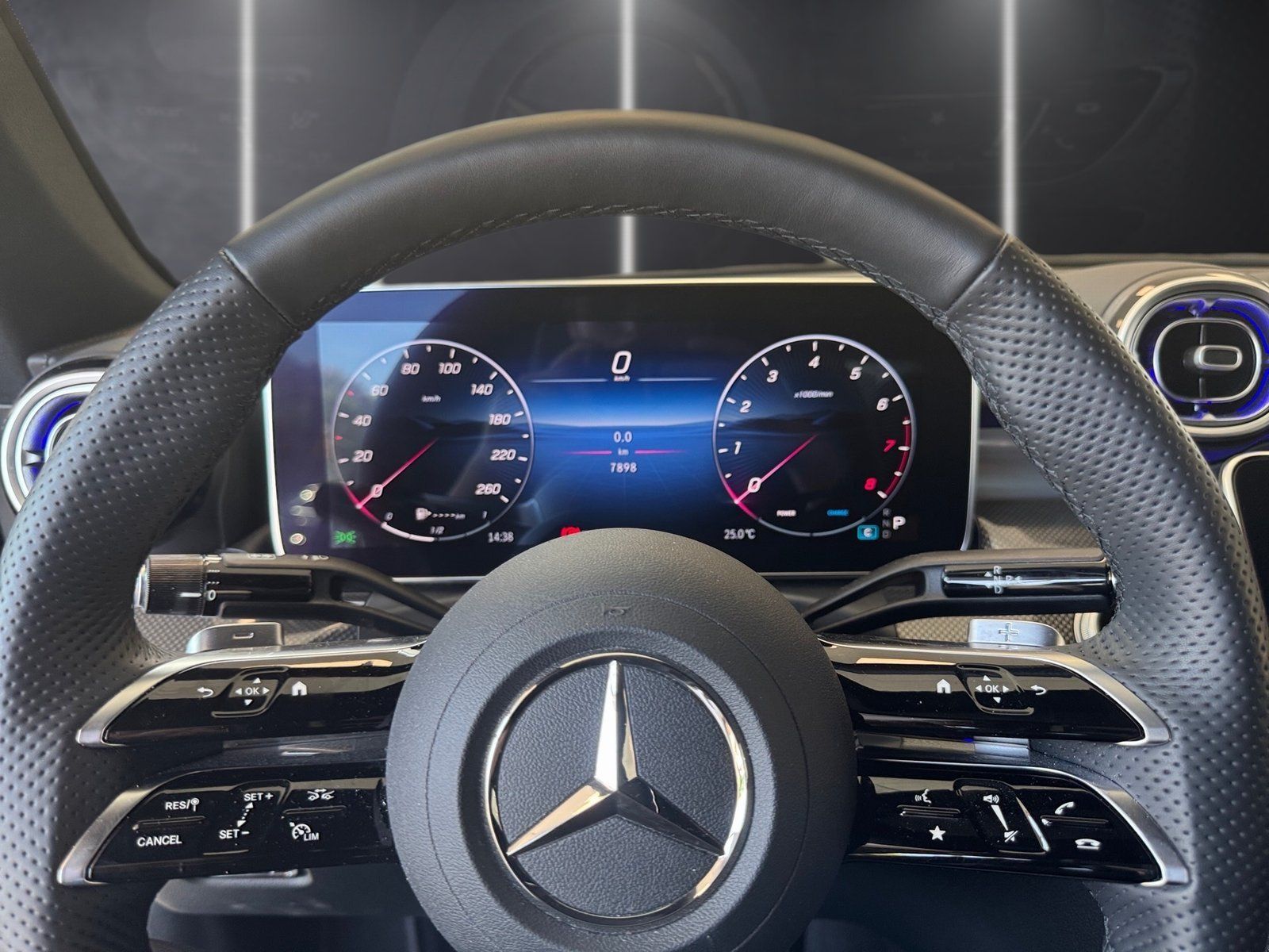 Fahrzeugabbildung Mercedes-Benz CLE 300 4M AMG*Pano*Digital*Totwink*Memory*360°*