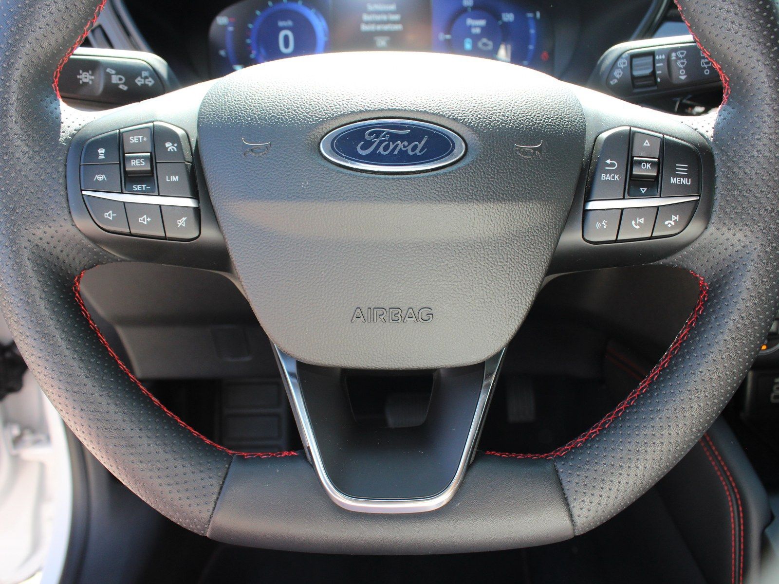 Fahrzeugabbildung Ford Kuga Plug-In Hybrid ST-Line 2,5 Duratec