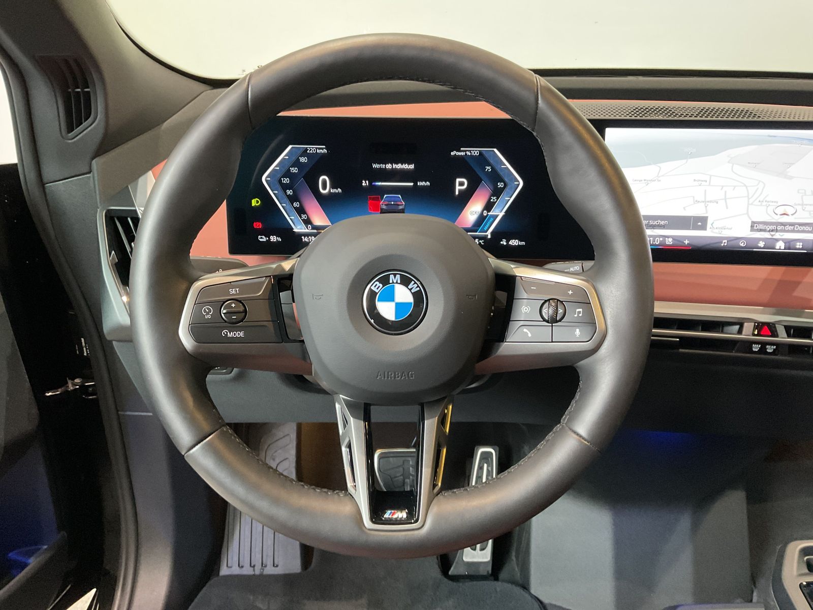 Fahrzeugabbildung BMW iX xDrive60 Sitzbelüftung vorn, Glasdach Sky Lou