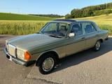 Mercedes-Benz Mercedes W123 300D Limousine H-Zulassung S... - Mercedes-Benz 300 aus 1982: 300d