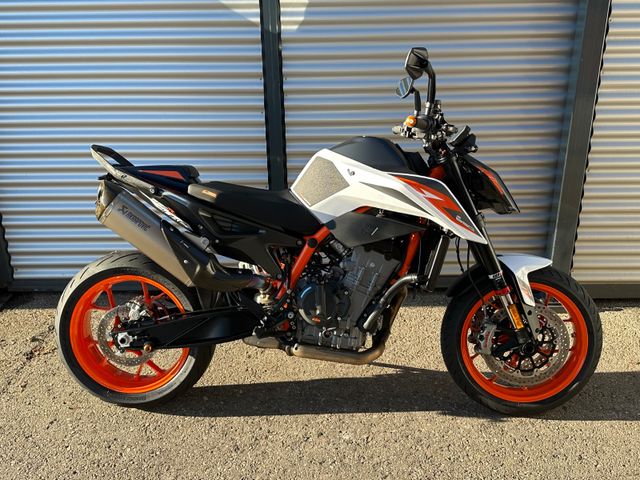 KTM 890 DUKE R / AKRAPOVIC / TECH PACK / ZUBEHÖR !!