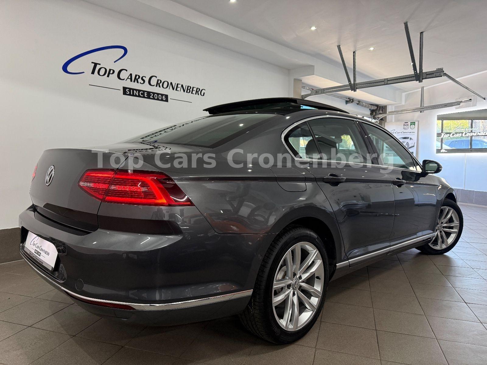Volkswagen Passat Highline*1.Hand*32TKM*Pano*Leder**LED*EU6