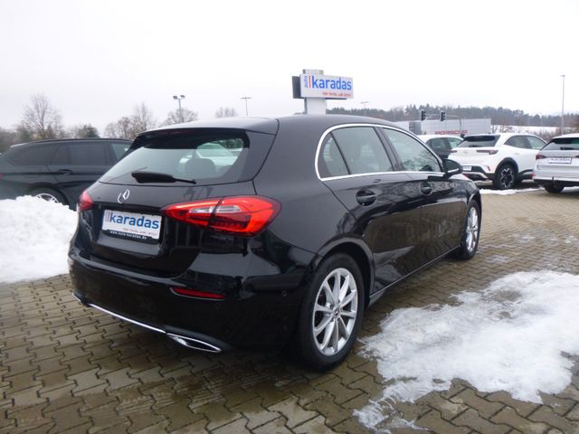 Fahrzeugabbildung Mercedes-Benz A 180 >AUT/NAVI/Sitzheiz/SR NEU<