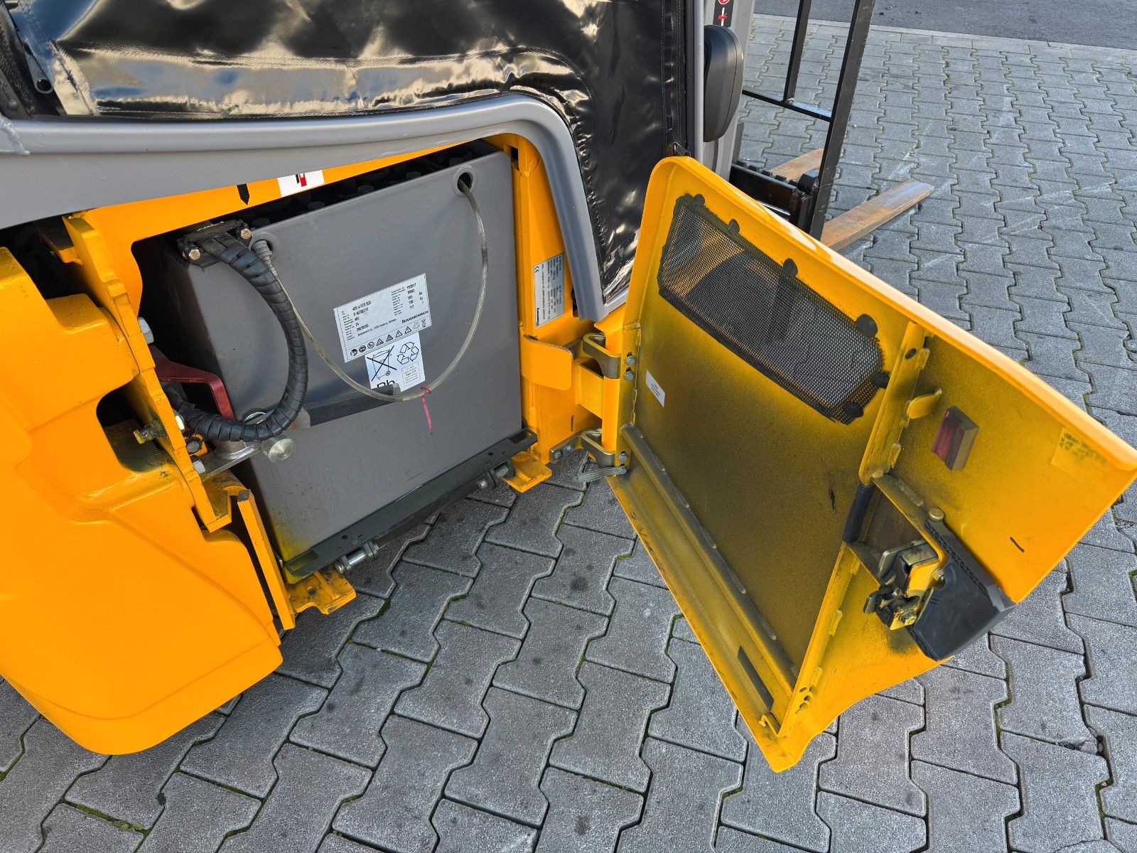 Fahrzeugabbildung Jungheinrich EFG 215 / Triplex: 4.25m! / SS / nur 2.865h!