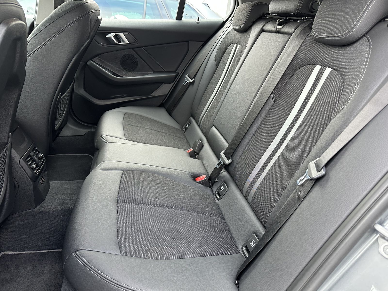 Fahrzeugabbildung BMW 120i Sport-Line NAV+LED+HIFI+DRASSISTANT+17ZO+PP