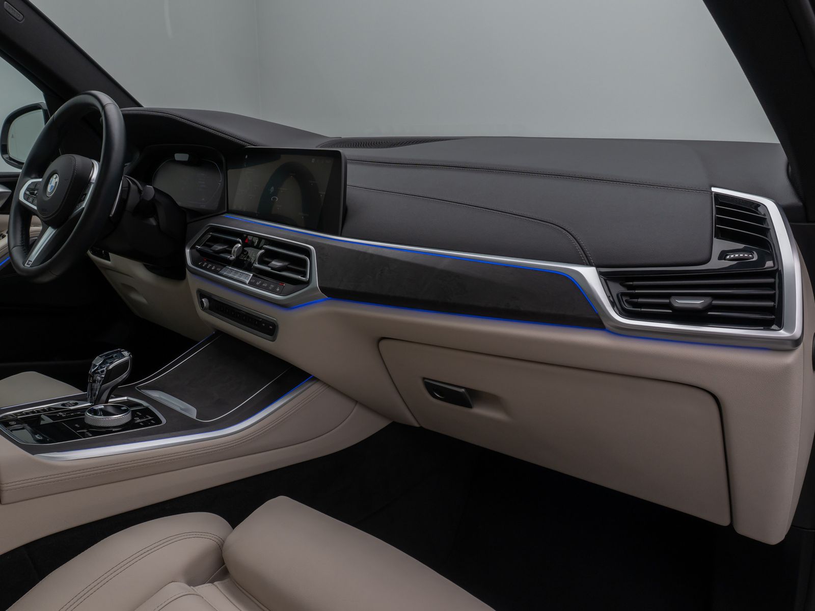 Fahrzeugabbildung BMW X5 xD30d M Sport Laser 360° HUD DAB Panorama 22"