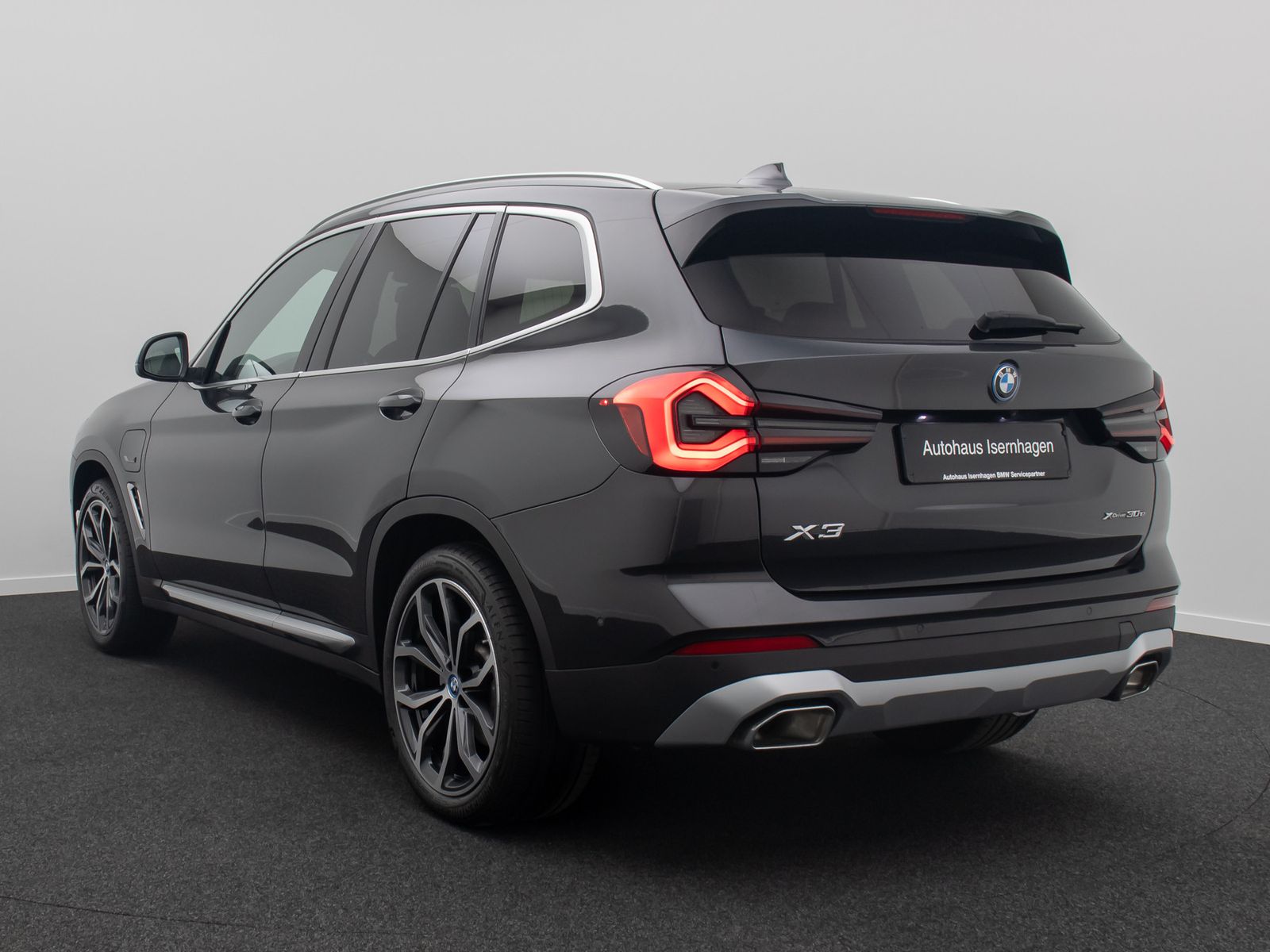 Fahrzeugabbildung BMW X3 xD30e Komfort DAB Laser HiFi HUD Panorama 20"