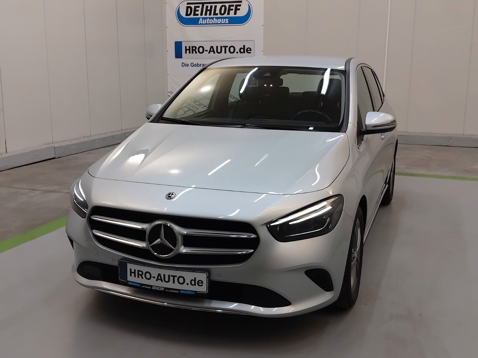Mercedes-Benz B 180 (06/2026, Benzin)