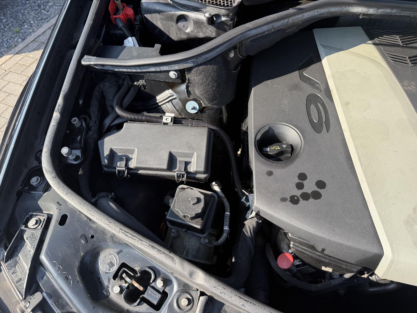 Mercedes-Benz ML300 2011 — photo 18