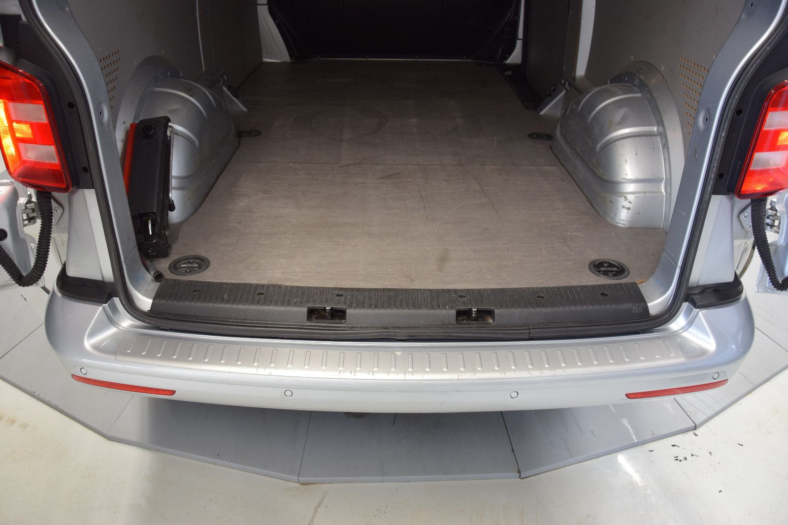 Fahrzeugabbildung Volkswagen T6 Transporter Kasten lang DSG 4Motion LED AHK