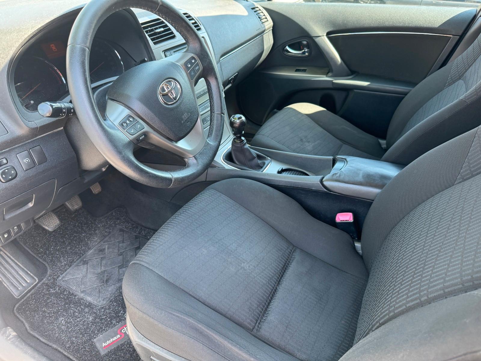 Toyota Avensis, 2010