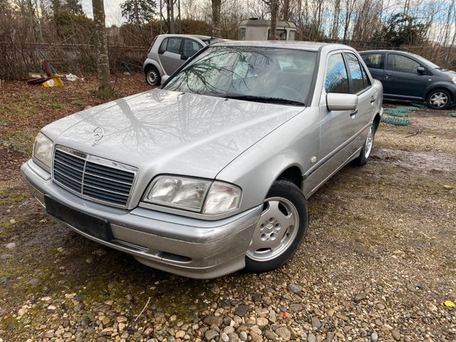 Mercedes-Benz C 180  Rentnerfahrzeug*Garagenauto*Scheckheftgpf