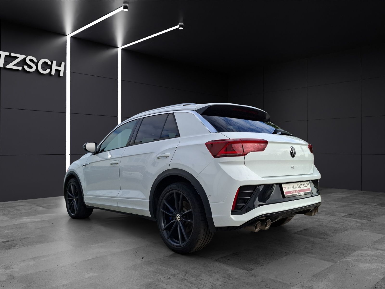 Fahrzeugabbildung Volkswagen T-Roc R 4M Matrix Navi Akrapovic Pano AID ACC RF