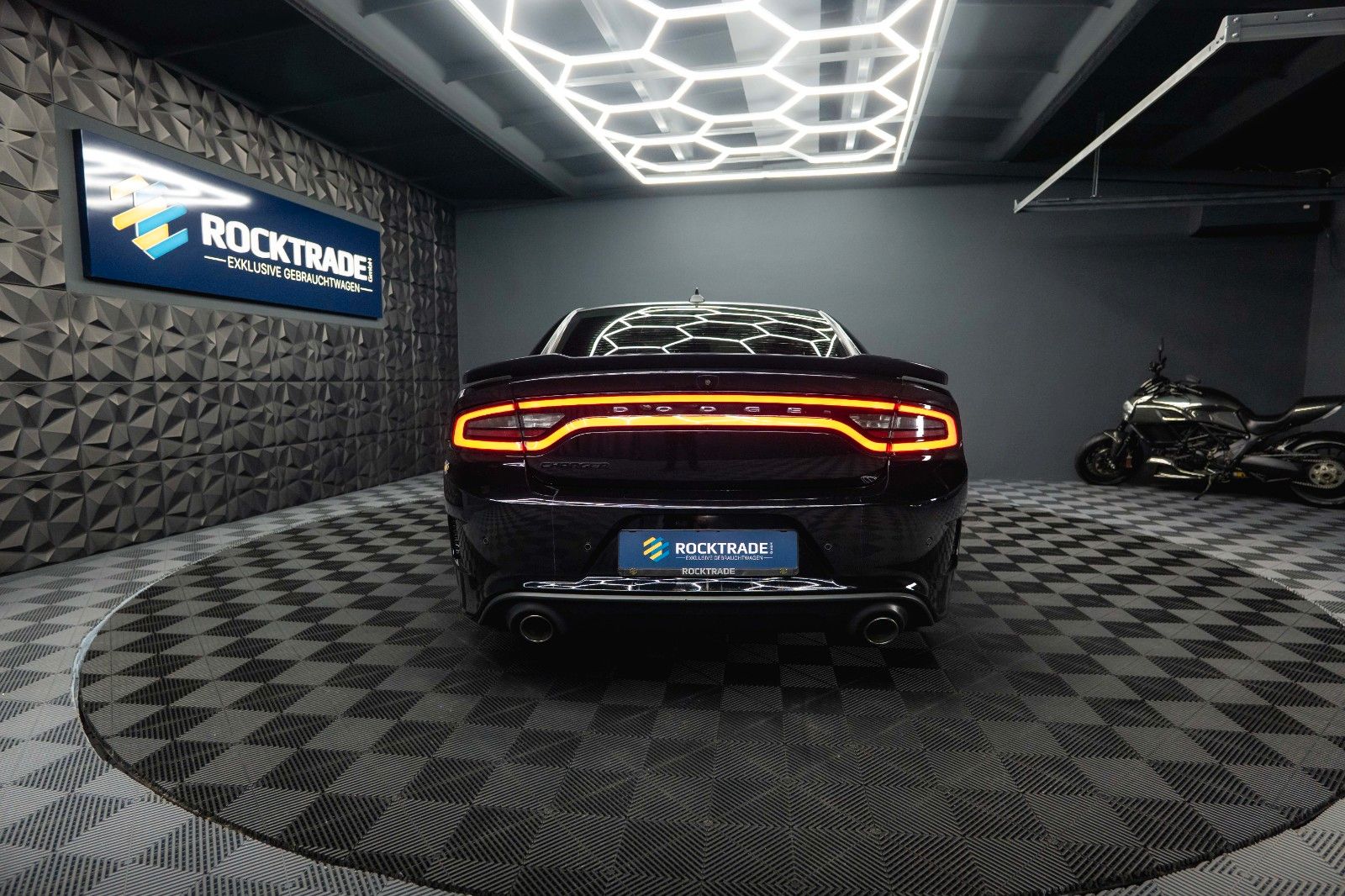 Fahrzeugabbildung Dodge Charger 5.7 V8 HEMI R/T DAYTONA Performance