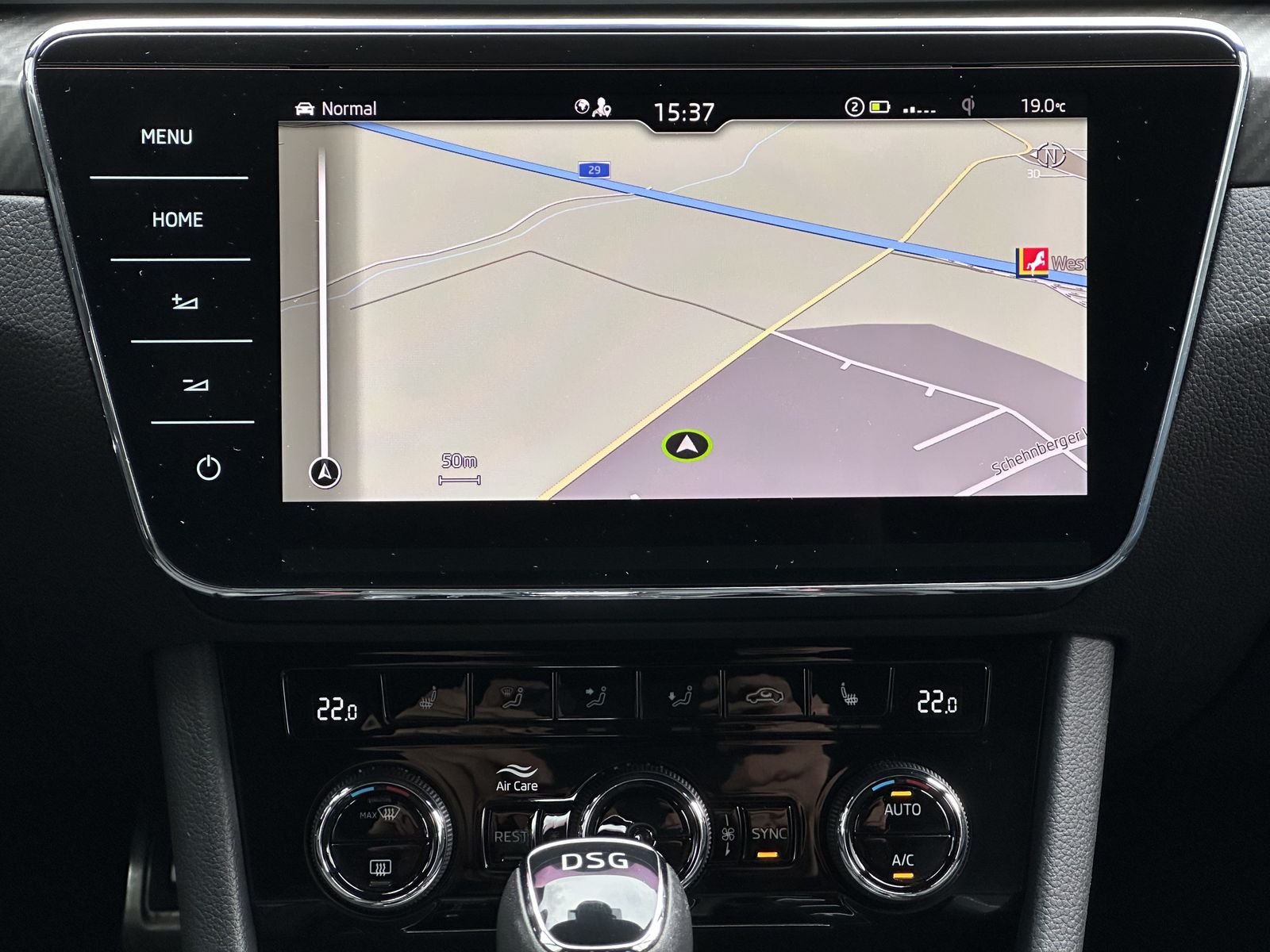 Fahrzeugabbildung SKODA Superb Combi 2.0 TDI DSG Sportline NAV+LED+ACC