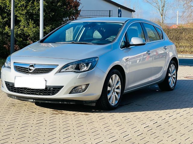 Opel Astra 1.6 Turbo Cosmo 132kW *Tüv Neu*