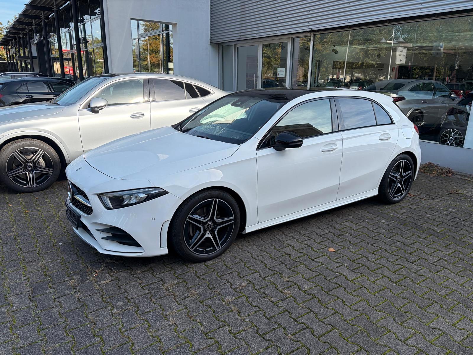 Mercedes-Benz A 200 AMG Line Night Paket Pano LED