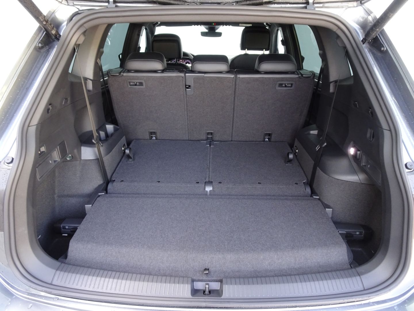 Tiguan Allspace R-Line 2.0 TDI DSG 4MOTION AHK