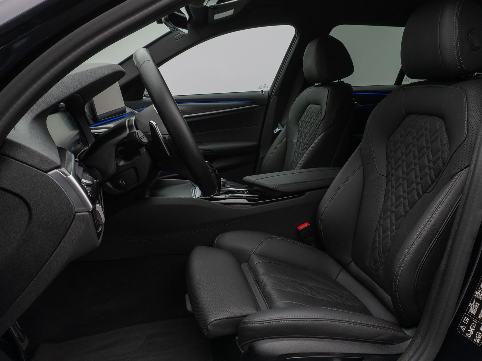 Fahrzeugabbildung BMW 530d xD M Sport Kamera Laser HUD DAB AHK Komfort