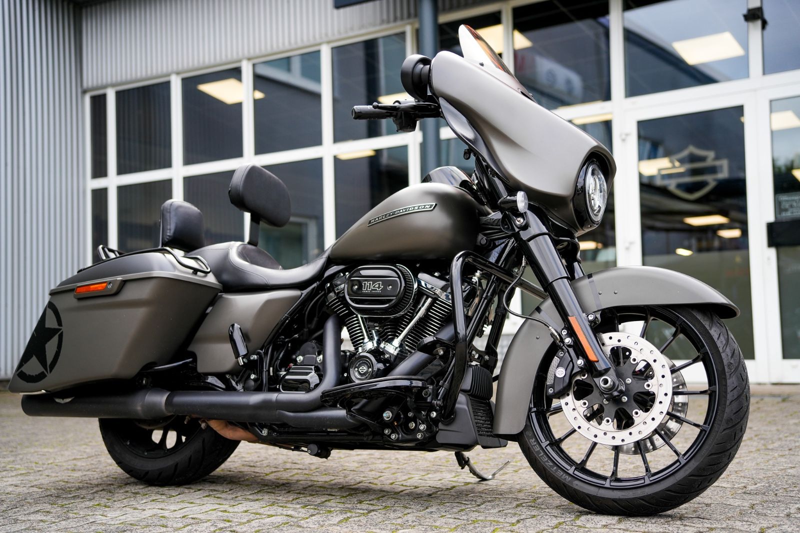 Fahrzeugabbildung Harley-Davidson FLHXS Street Glide Special 114 cui - Penzl