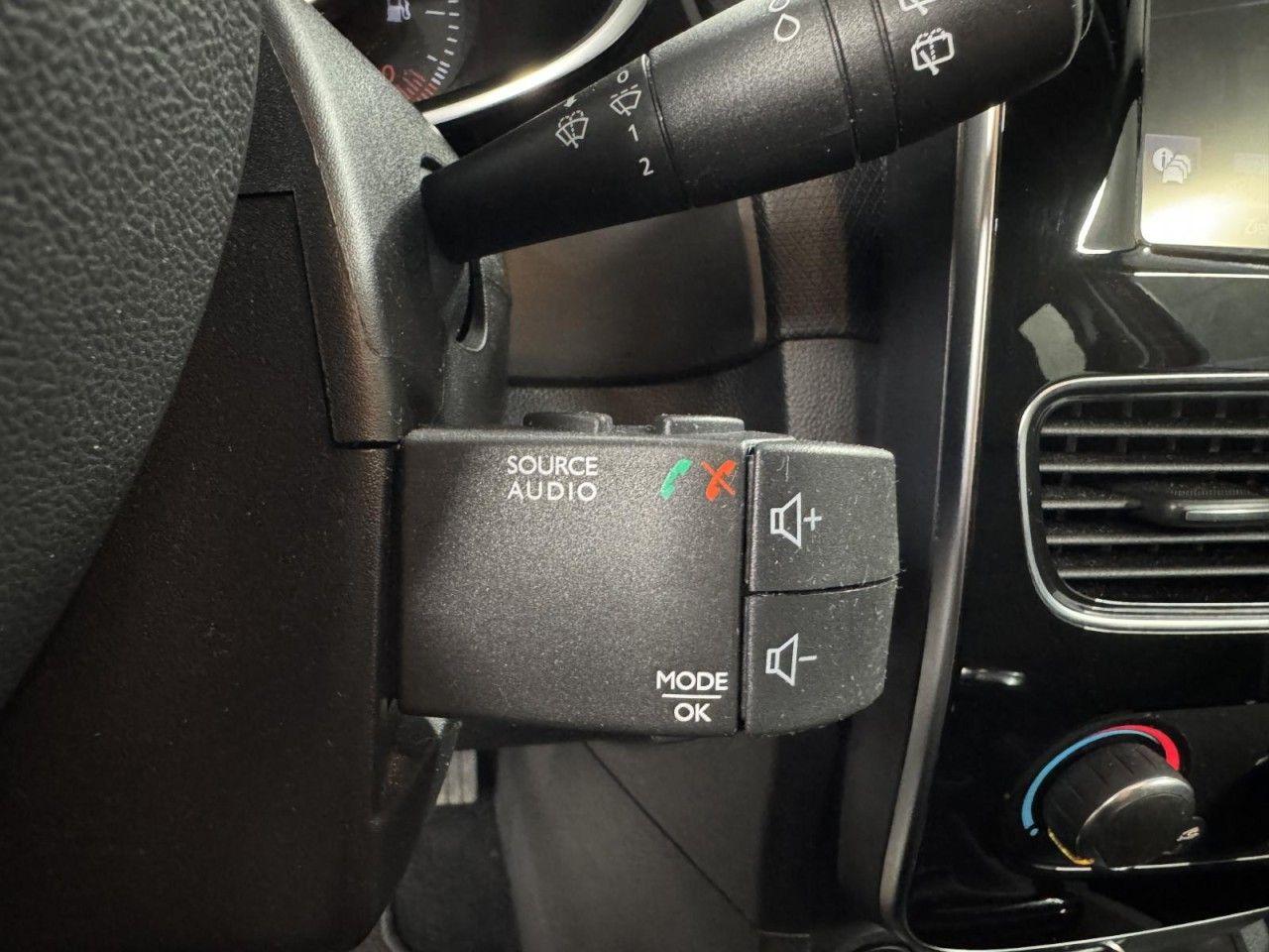 Renault Clio IV 1.2 Limited Navi*Tempo*PDC*Klima*Isofix
