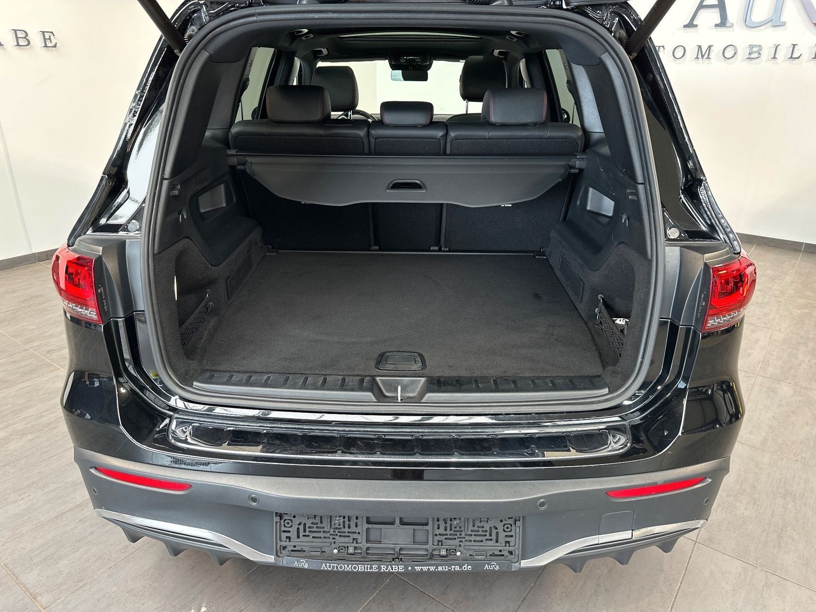 Fahrzeugabbildung Mercedes-Benz EQB 250+ AMG Line NAV+LED+PANORAMA+ACC+360GRAD