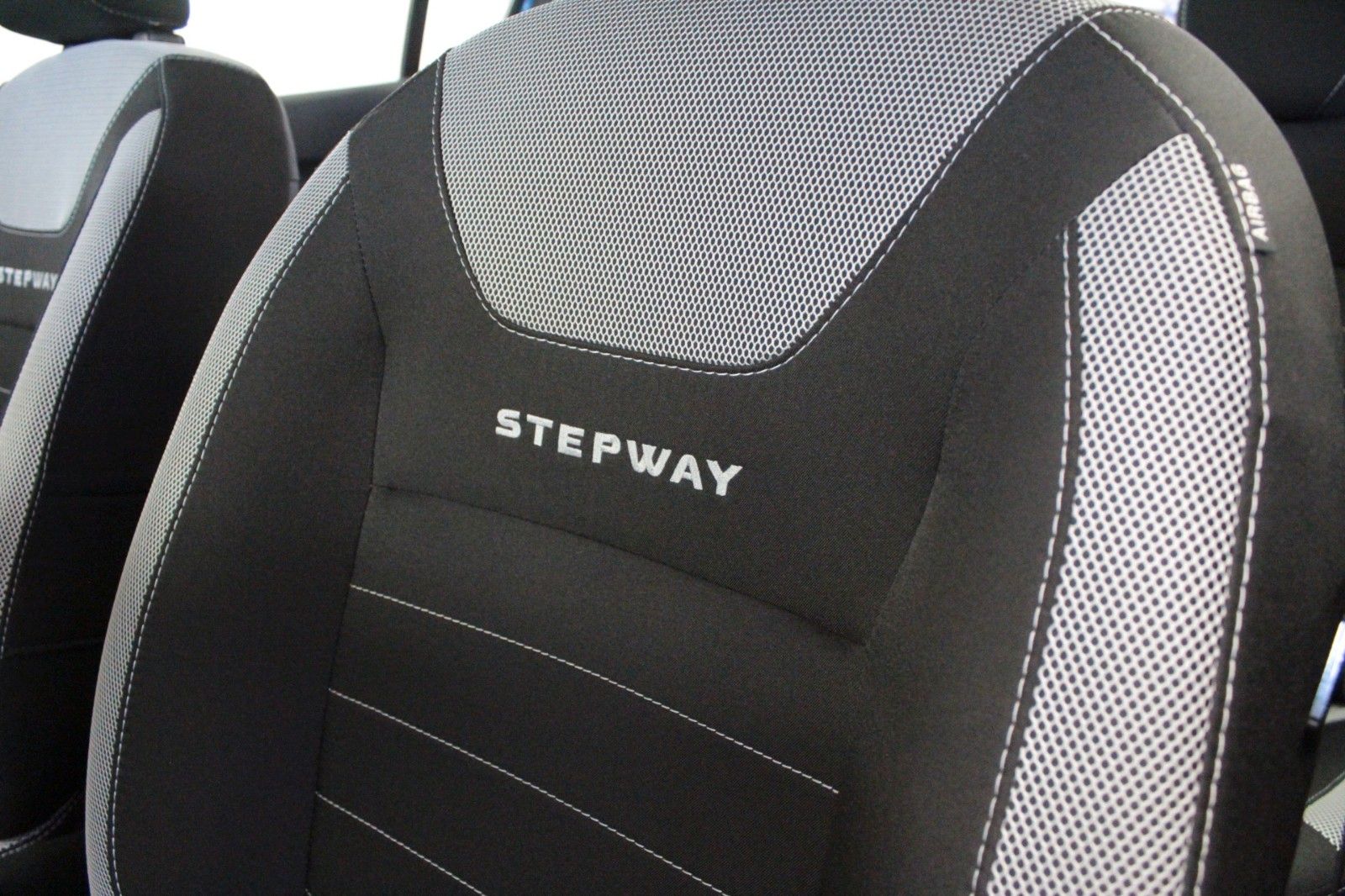 Fahrzeugabbildung Dacia Sandero TCe 90 Stepway Prestige *Media-Nav*