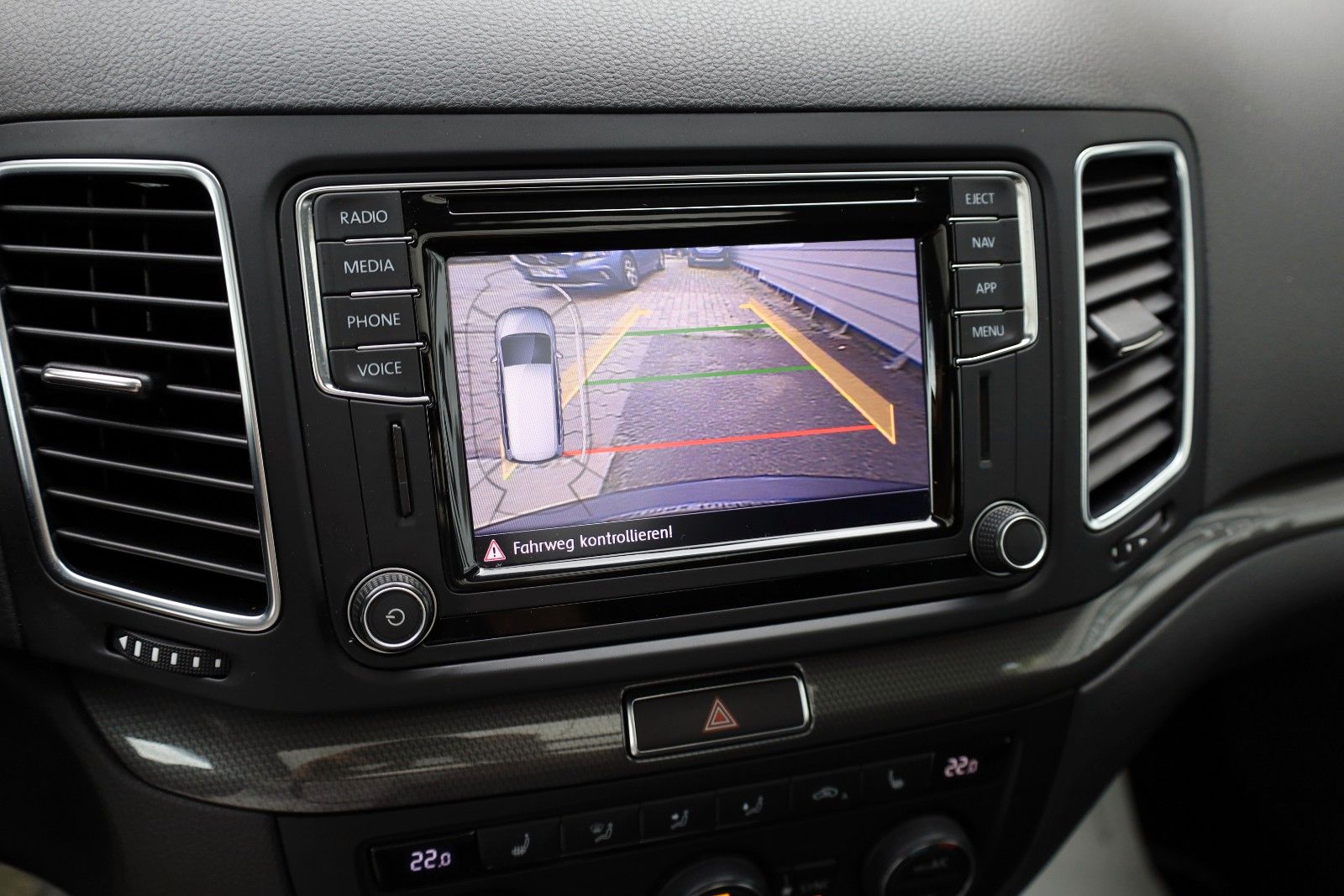 Fahrzeugabbildung Volkswagen Sharan IQ.DRIVE 4M Navi,LED,Panorama,Kamera,SH