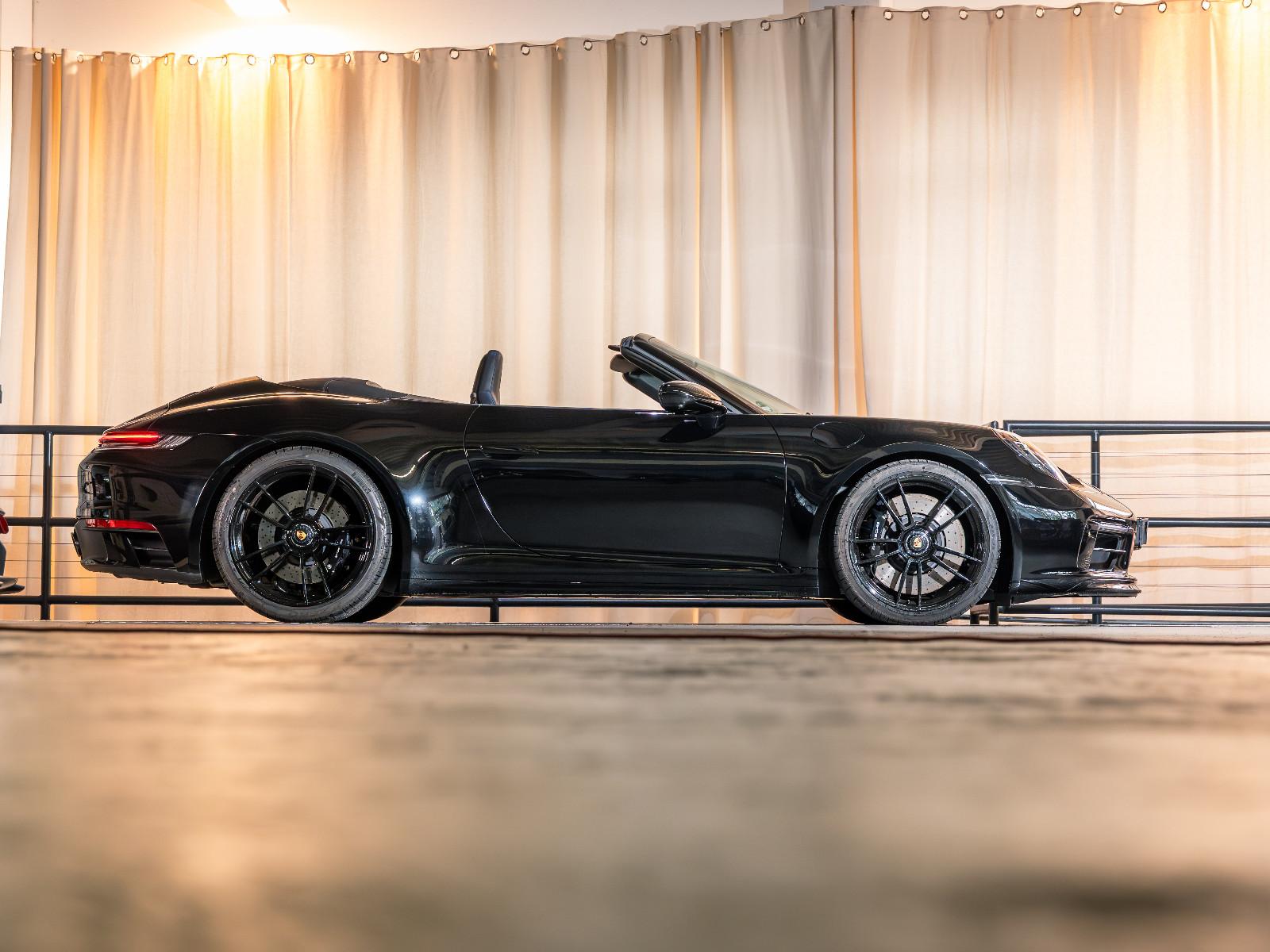 Porsche 911 Carrera GTS Cabriolet Lift
