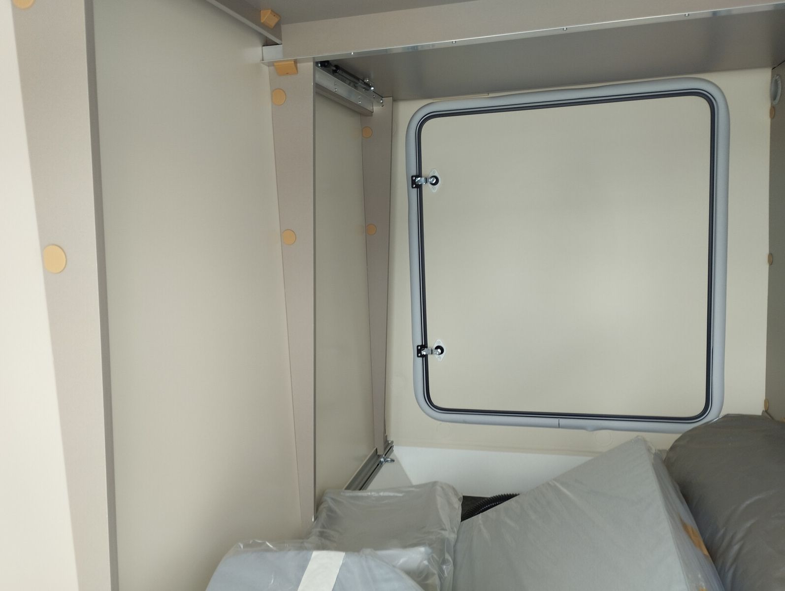 Fahrzeugabbildung Eura Mobil Profila T PT 695 EB Automatik, Mondial Pakete