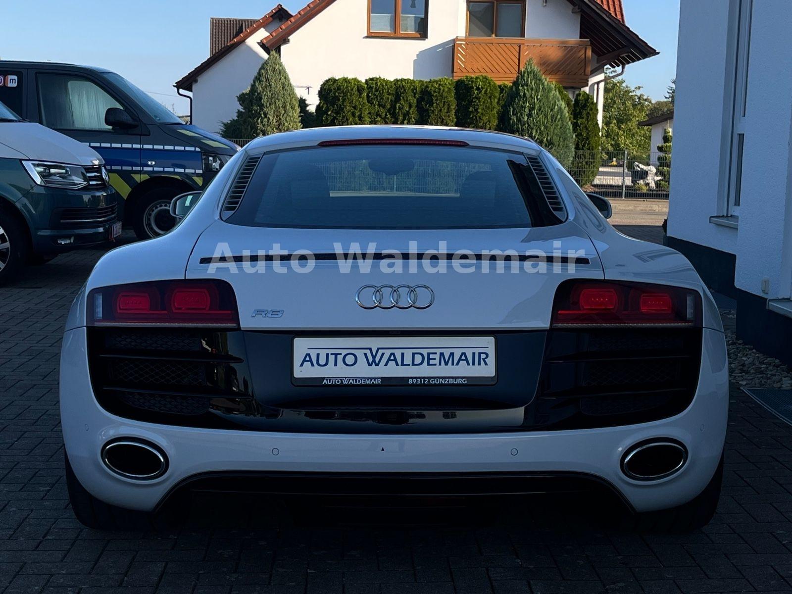 AUDI R8 COUPE 5.2 FSI QUATTRO
