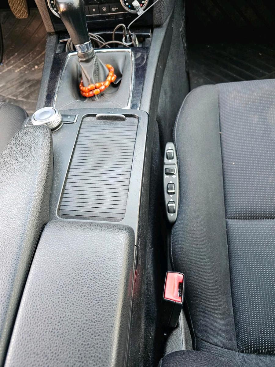 Mercedes-Benz C200 2010 — photo 6
