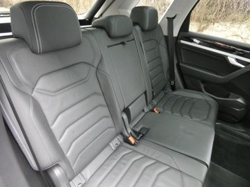 Volkswagen Touareg - 5