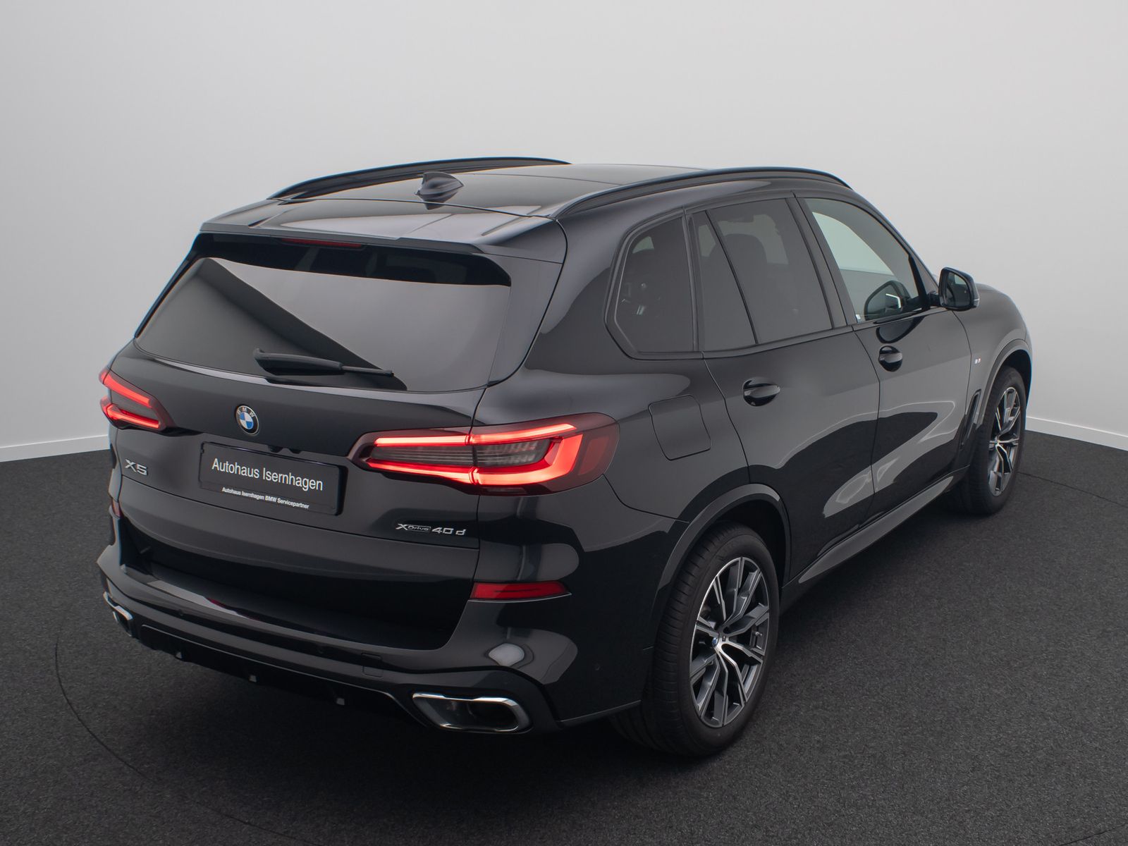 Fahrzeugabbildung BMW X5 xD40d M Sport Laser HUD DAB AHK Panorama Komf