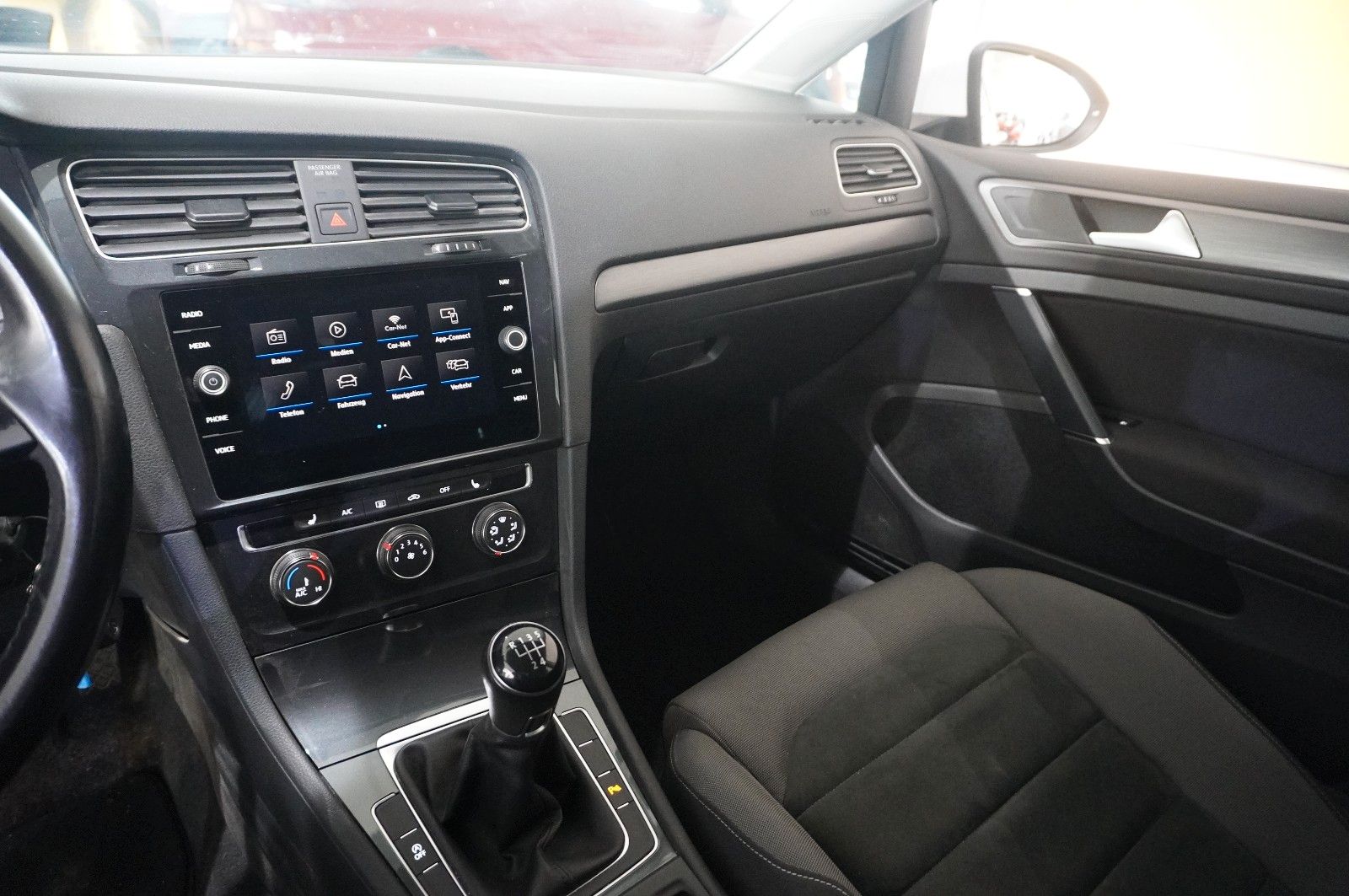 Fahrzeugabbildung Volkswagen Golf VII Variant 1.6 TDI NAVI/LED/SH/ACC/PDC/AHK