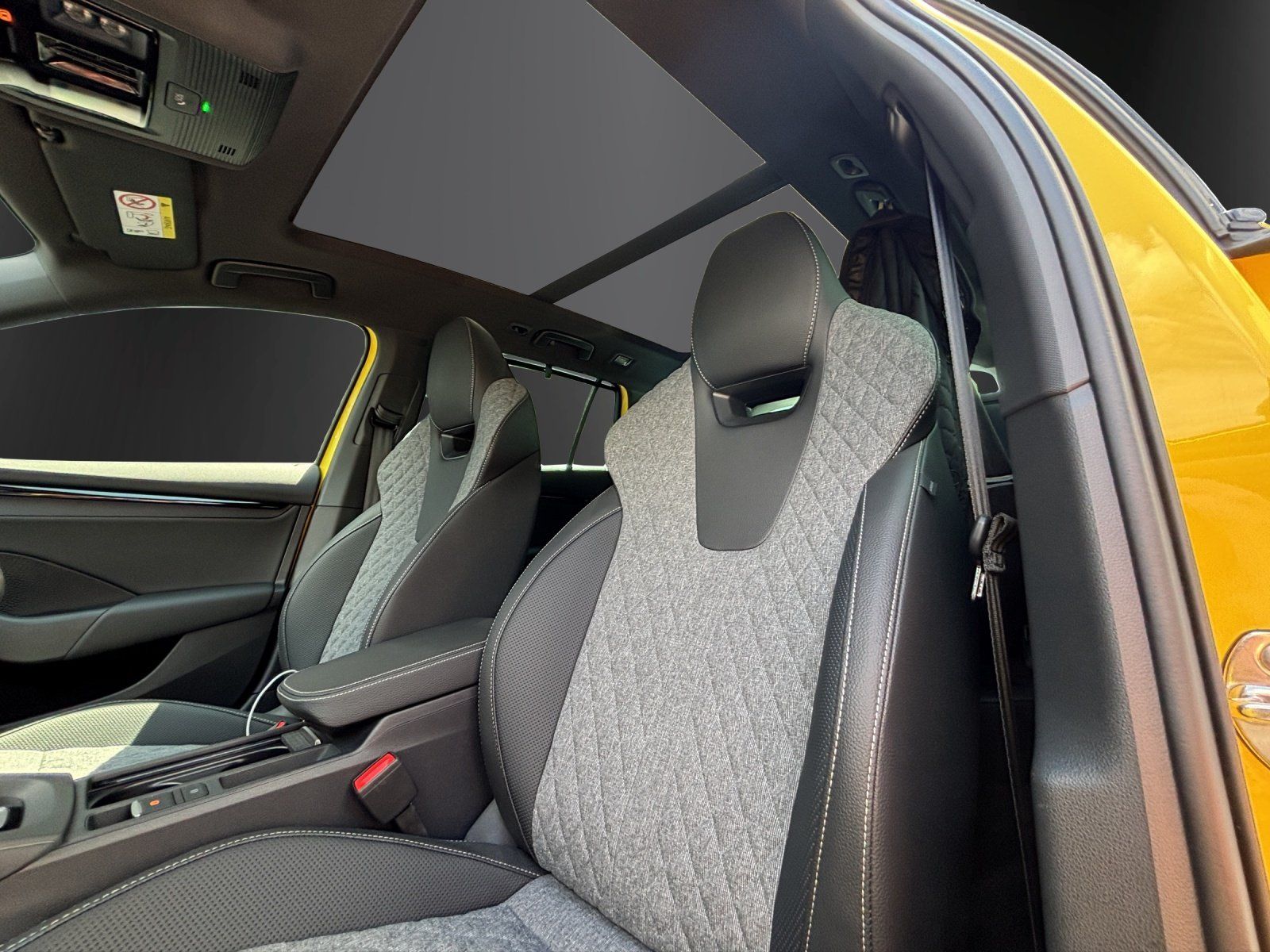 Fahrzeugabbildung SKODA Octavia Combi Sportline 2,0 TDI 110 kW DSG