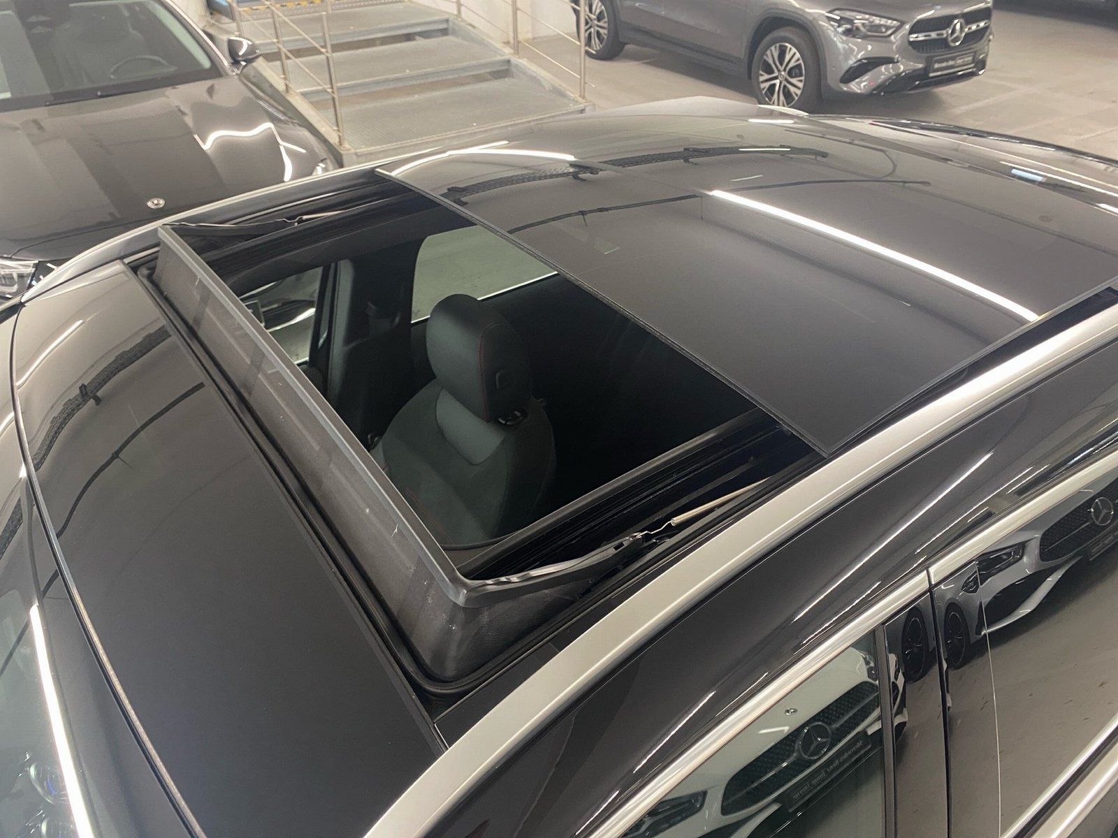 Fahrzeugabbildung Mercedes-Benz GLA 200 AMG Plus*AHK*360**HUD*Pano*MuBeam*Memory