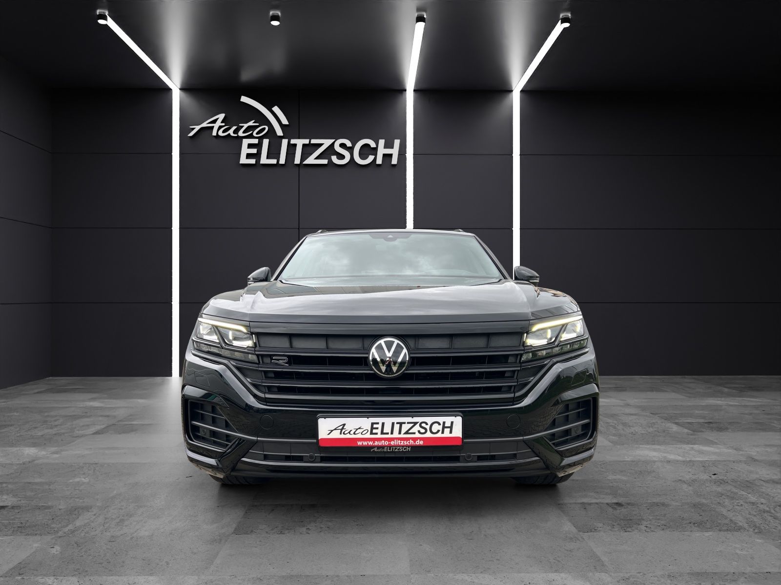 Fahrzeugabbildung Volkswagen Touareg R-Line 4M TDI IQ.Light ACC AHK LUFT STH