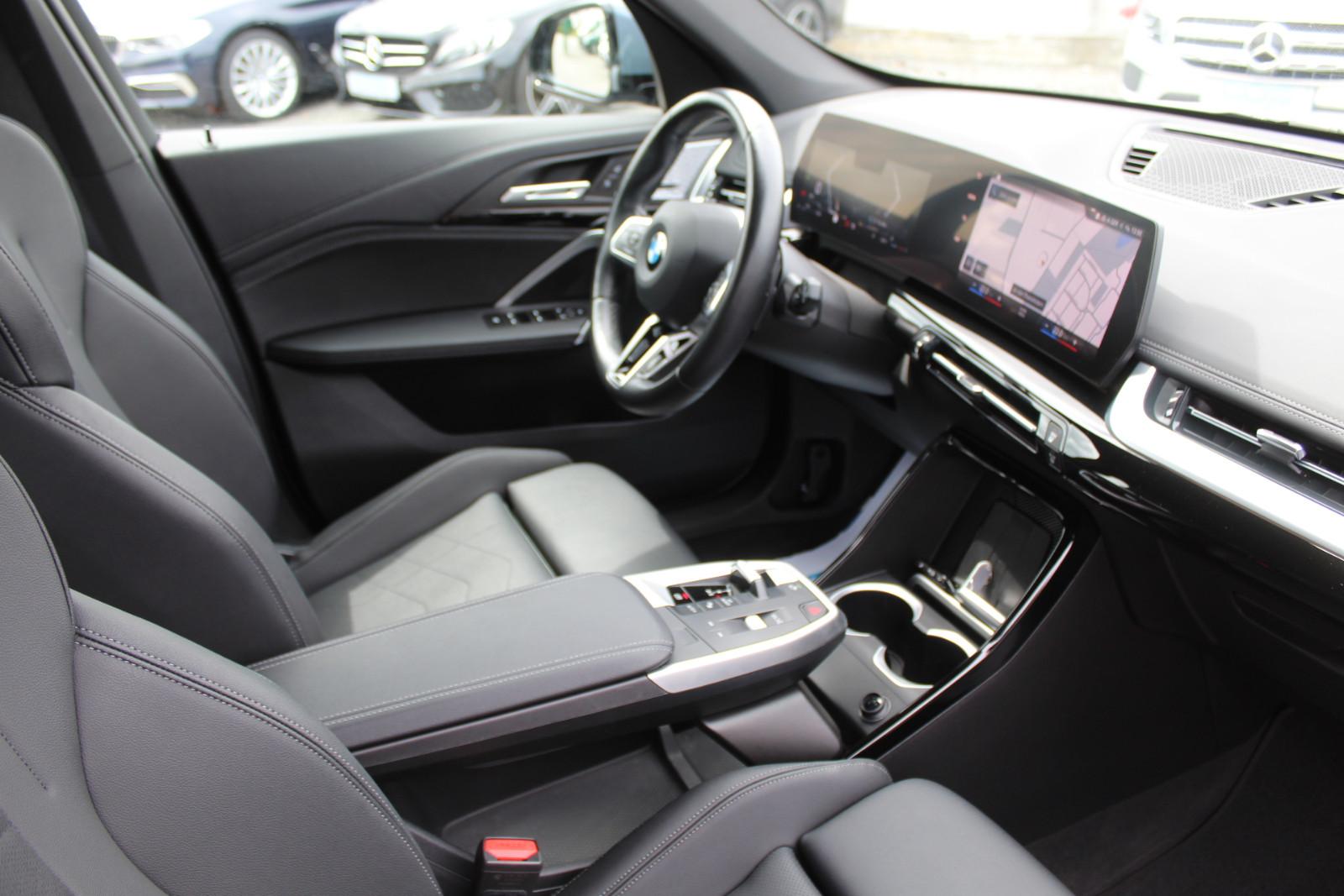 BMW X1 23 i xDrive M Sportpaket Aut. +AHK+H&K+Kamera