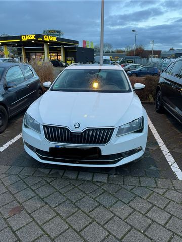 Skoda Superb 4x4 DSG Style 190ps