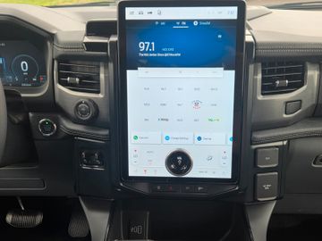 Ford F 150 Lightning Flash grosse Batterie im Vorlauf