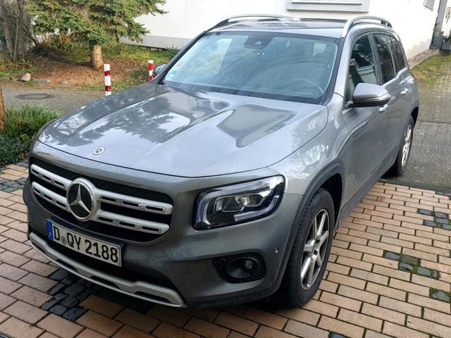 Mercedes-Benz GLB 250 4Matic 8G-DCT Style+MBUX+BURMESTER+LEDER