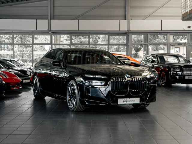 BMW M760e Performance Paket Iconic Sky Inno HUD