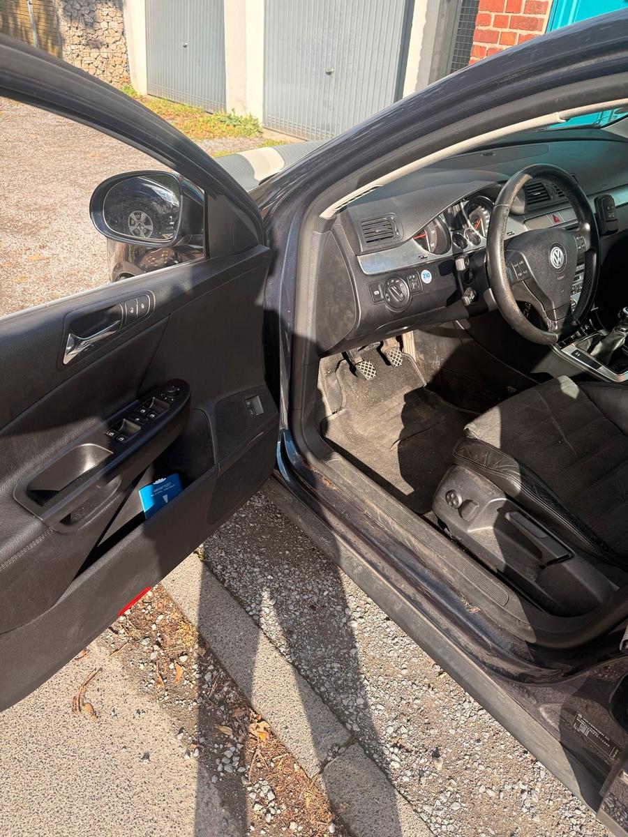Volkswagen Passat 2006 — interior