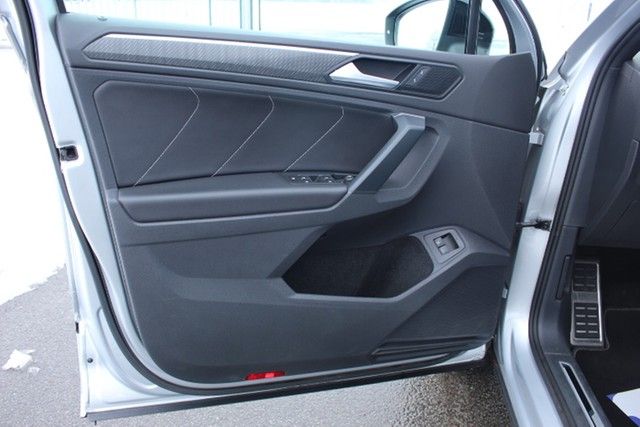 Tiguan R-Line eHybrid Black-Style AHK Kamera