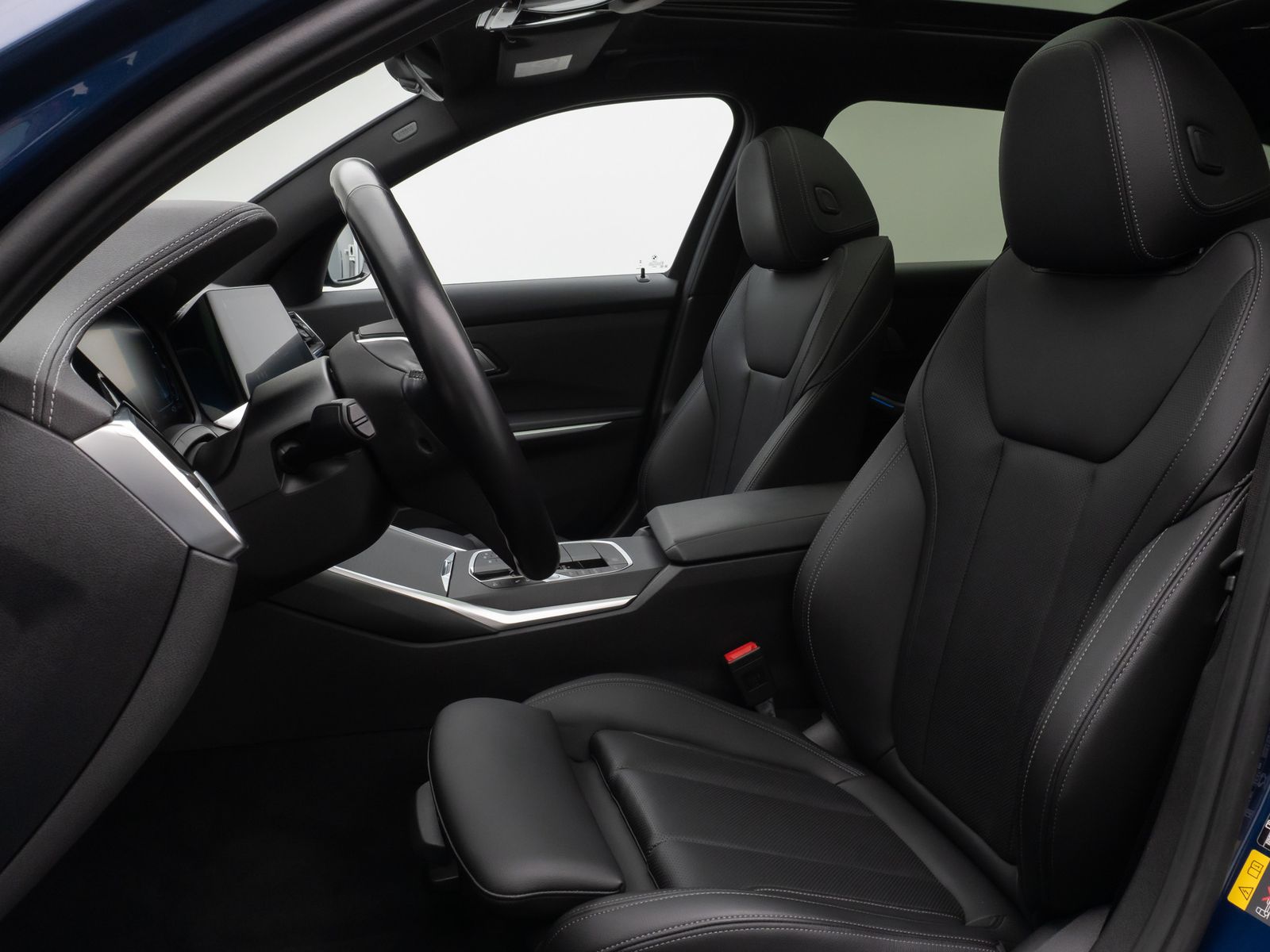 Fahrzeugabbildung BMW 330e xD Luxury Line Panorama Kamera HUD DAB AHK
