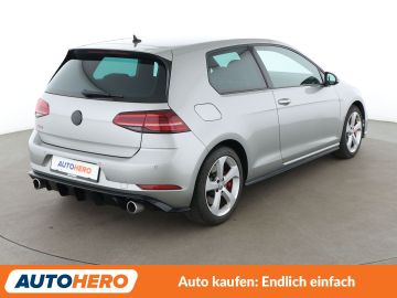 Volkswagen Golf - 6