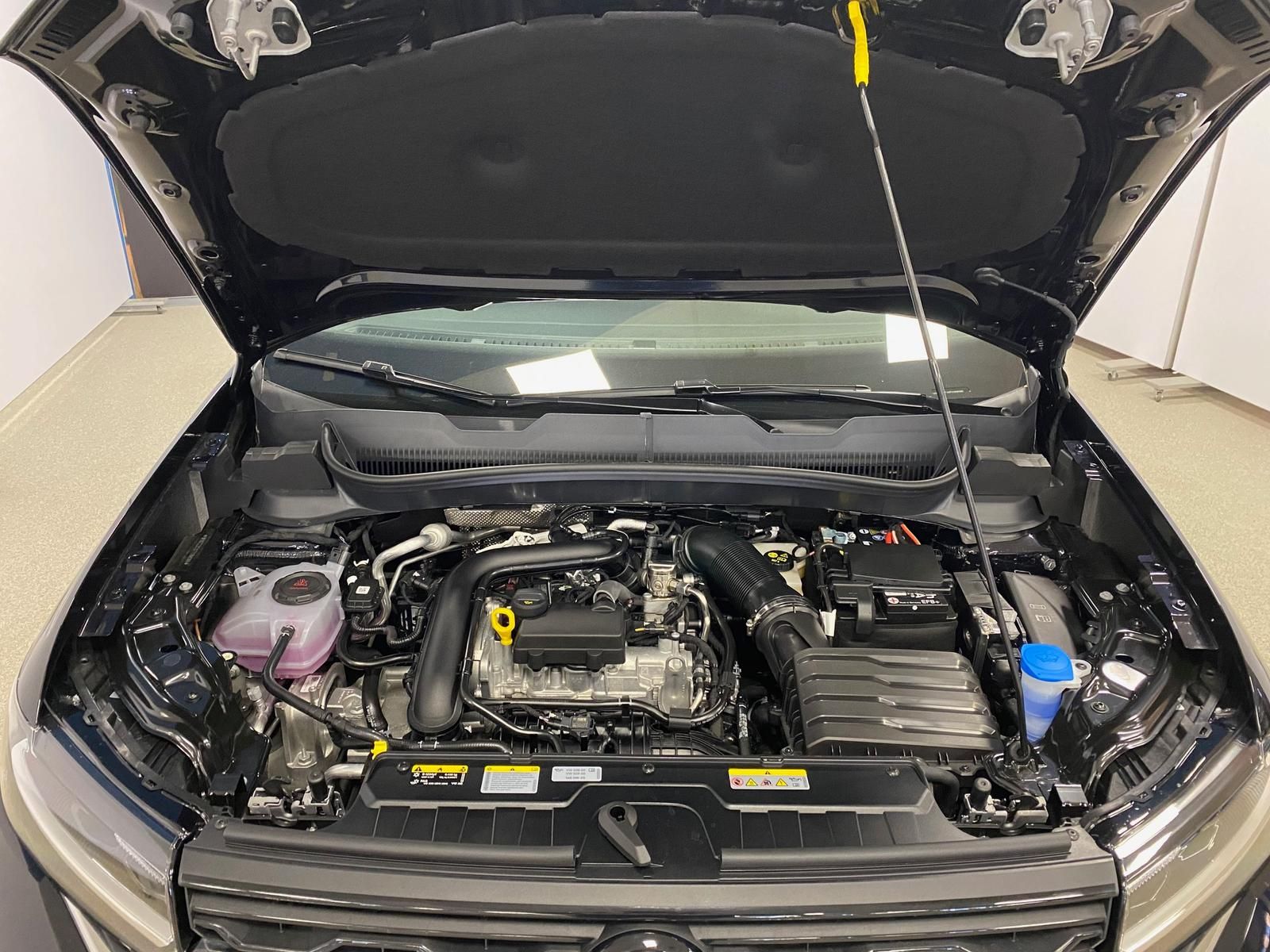 Fahrzeugabbildung Volkswagen T-Cross 1.0 TSI DSG Life+AHK+KAMERA+PDC vo+hi+BC