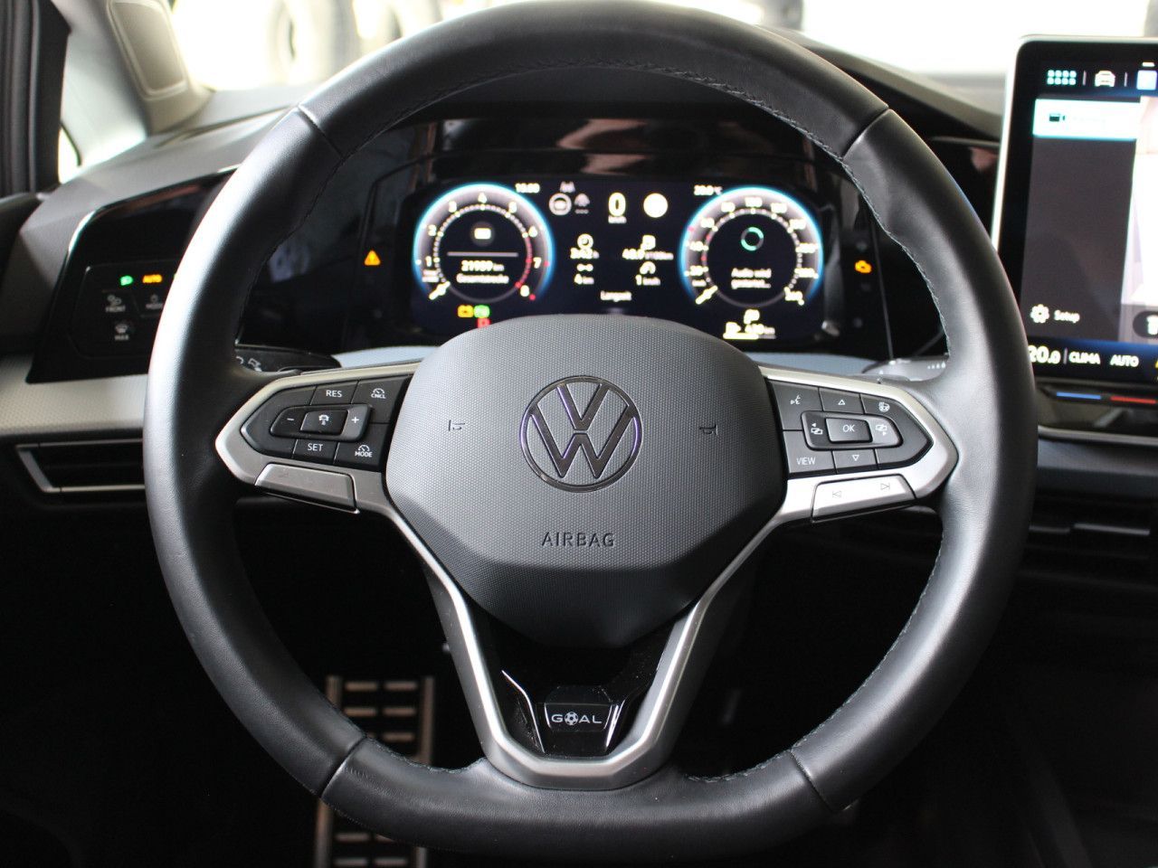 Fahrzeugabbildung Volkswagen Golf Variant 1.5 eTSI Goal 360/AHK/Navi/ACC